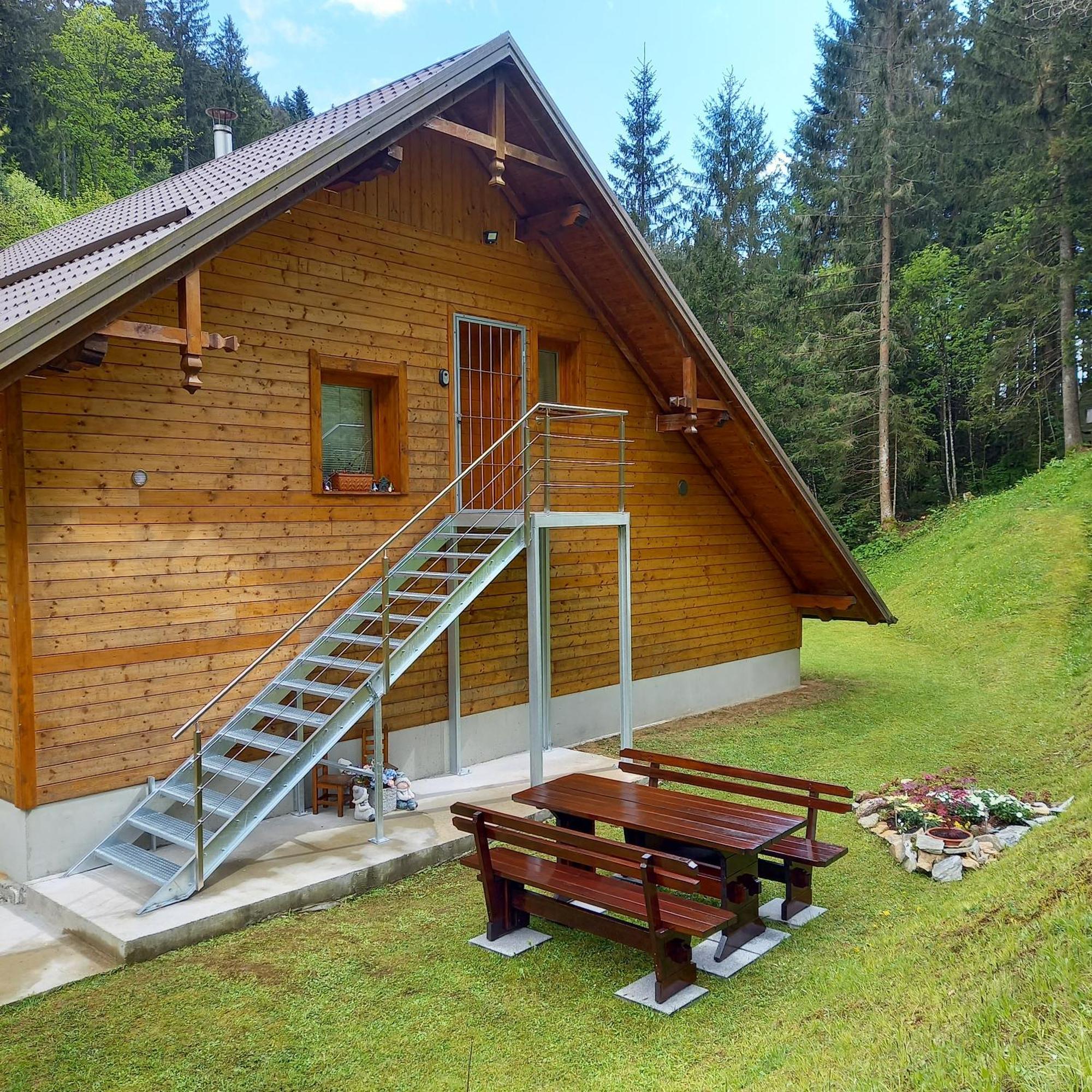 Hisa Lunna - Apartments In A Forest Paradise Vitanje Buitenkant foto